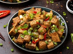 Tofu stir-fry se zeleninou je lehký a zdravý pokrm, který je plný chutí a vitamínů. Tento recept je ideální pro vegetariány a vegany, ale potěší i milovníky masa.
