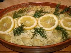 
	Zdravá ryba zapečená s celerem, koprem a okurkou.
