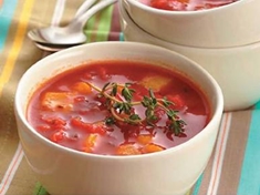 
	Výborná zeleninová polévka z paprik a rajčat s tymiánem.
