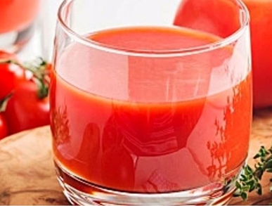 Čerstvá rajčatová šťáva