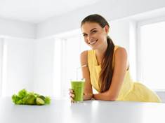 Zelený koktejl, který vám dodá energii a posílí kosti