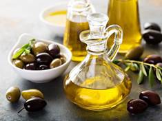 Olivový, heřmánkový, makadamiový. Který olej se hodí na co