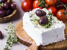 Sýr feta má vedle výjimečné chuti i pozoruhodné zdravotní účinky
