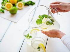 Detox citronovou vodou