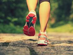 Patnáct minut chůze každý den vám může prodloužit život