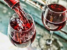 Pravda o tom, zda červené víno skutečně podporuje hubnutí