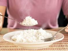 Zajímavá pozitiva pranýřované bílé rýže