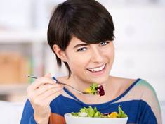Nápoje a potraviny zabraňující hromadění zubního plaku