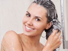 Domácí ingredience podtrhnou účinky běžného šamponu