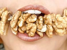Oddejte se pravidelné konzumaci vlašských ořechů