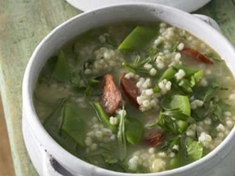 
	Recept na vynikající, sytou polévku ze zelených fazolek. Vvydatná polévka, kterou můžete podávat jako samostatné jídlo.
