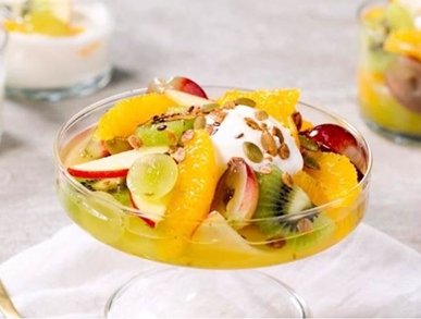 Ovocný salát s jogurtem