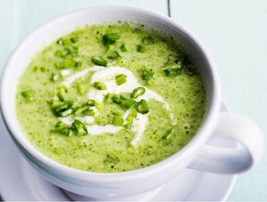 Cuketová polévka s brokolicí