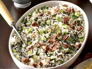 Rýžový salát s okurkou