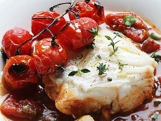 
	Treska je velice chutná mořská ryba. S rajčaty bude na vašem stole vynikat chuťově i vzhledově.
