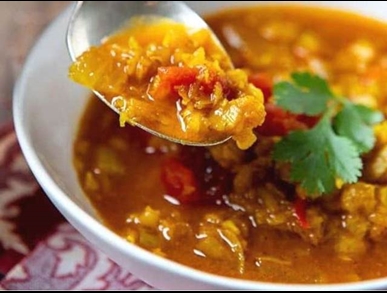 Indická polévka z červené čočky