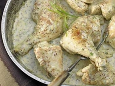 
	Recept na porcované dušené kuře, jehož chuť obohatí estragon.
