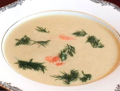 Fenyklová polévka s uzeným lososem