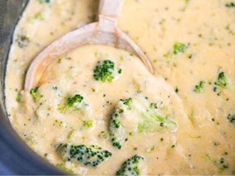 Oblíbené krémové polévky, hladké a husté, skvěle zahřejí, smetana polévku zjemní, sýr zahustí.
