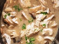 Kuřecí vývar nemusí být vždy jen čirý a s nudlemi. Vyzkoušejte recept na   krémovou polévku   s houbami  .