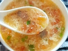 Recept na polévku s rajčaty a vejci podle čínského receptu ,polévka chutná skvěle.
