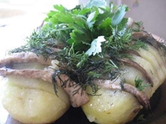 
	Recept na brambory plněné žampiony, případně jinými houbami.
