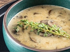 I talíř , nebo rovnou miska polévky může být dokonalým hlavním jídlem.
