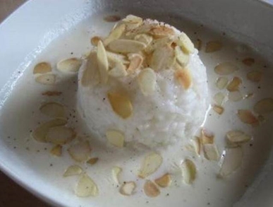 Polévka s mandlemi a rýží