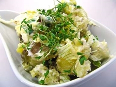 
	Recept na netradiční bramborový salát, který svou chutí příjemně překvapí.
