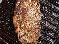 Hovězí maso je skvělé jak na pečení, dušení, tak samozřejmě fantasticky chutná připravené na grilu.
