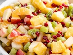 Existuje mnoho ovocných plodů, které lze snadno koupit i v zimních měsících .
