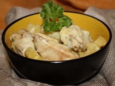 
	Recept na kuře s jemnou smetanovo tymiánovou omáčkou a brambory.
