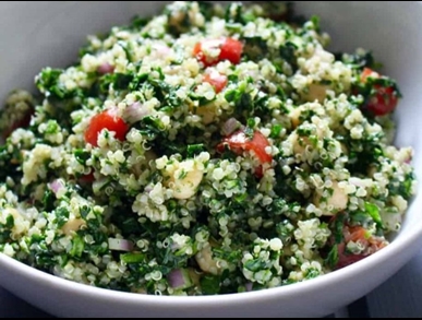 Quinoa  salát  se špenátem      