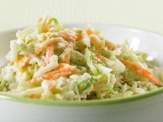 
	Jednoduchý a zdravý salát z bílého zelí.
