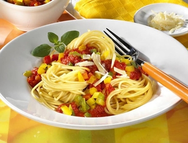 Špagety s rajčaty a paprikou