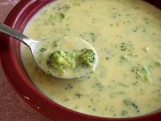 
	Brokolicová polévka s nivou.
