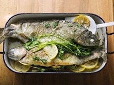 
	Jemné a zdravé ryby připravené na červeném víně.
