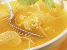 
	Netradiční recept na mrkvovou polévku.
