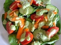 
	Dietní zeleninový salát.
