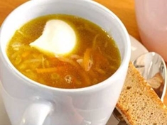 
	Polévka z bílého zelí a mrkve.
