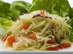 
	Pikantní ovocno-zeleninový salát.
