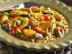 
	Zelenina s kuřecím masem na marocký způsob.
