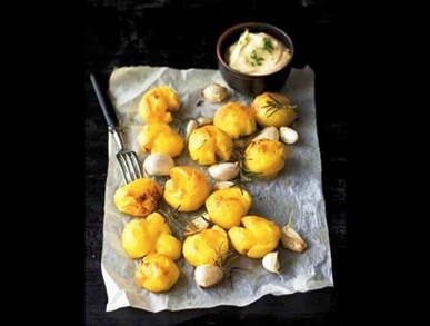 Česnekovo-rozmarýnové brambory