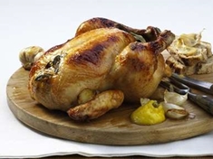 
	Pečené kuře s česnekovou příchutí a vůní šalvěje.
